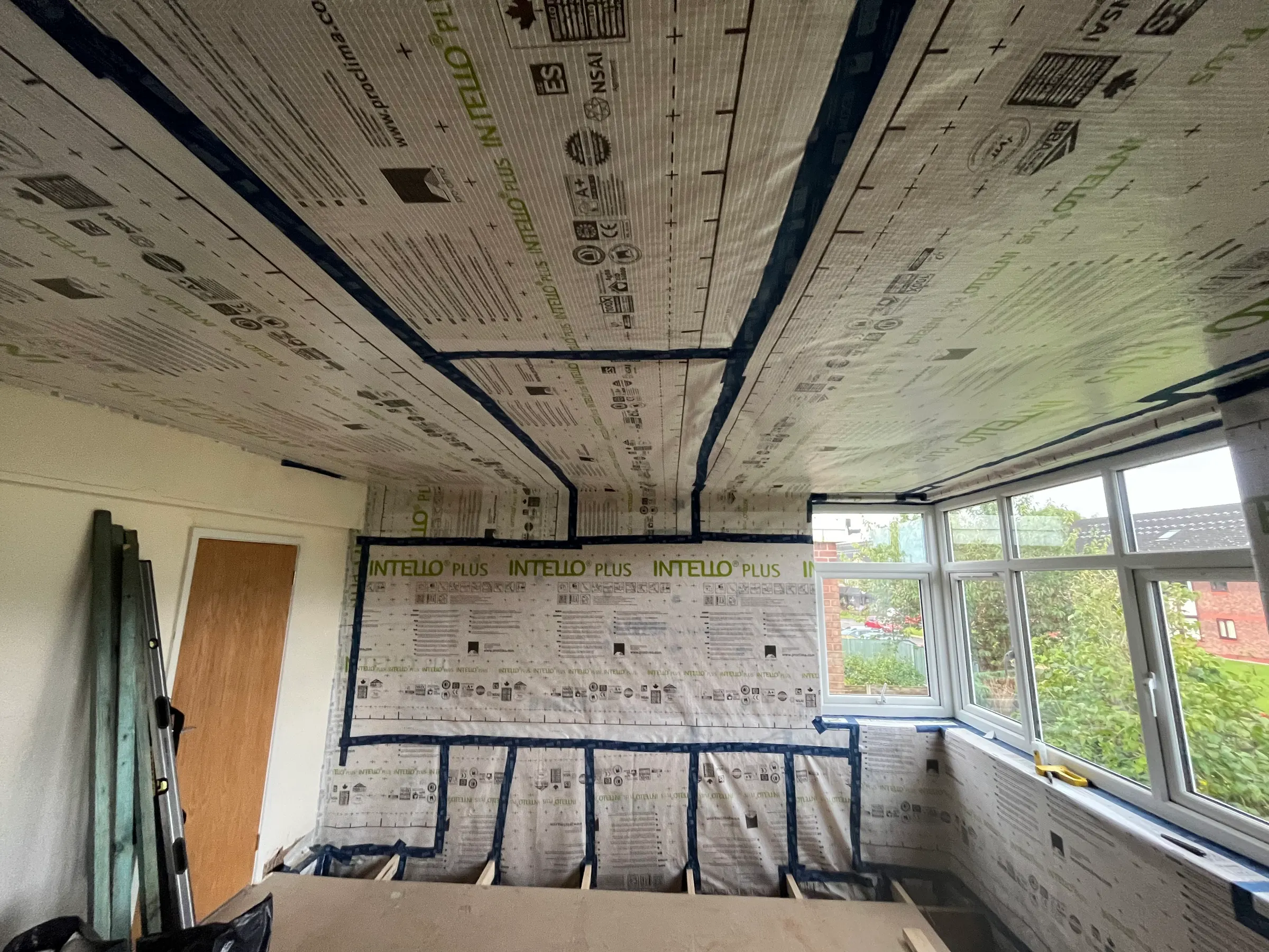 Internal wall insulation — Airtightness membrane