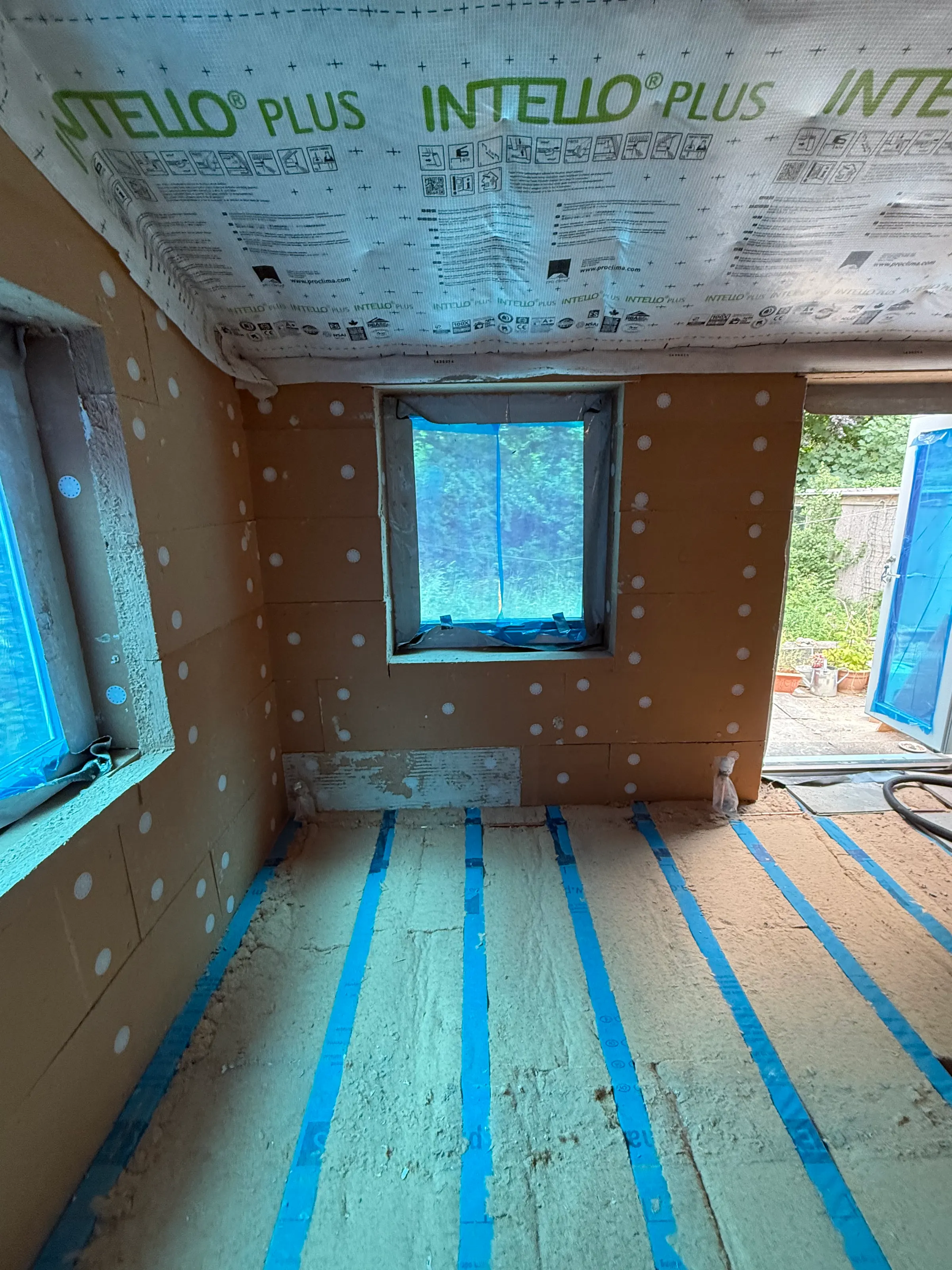 Rooms lined — Room lined